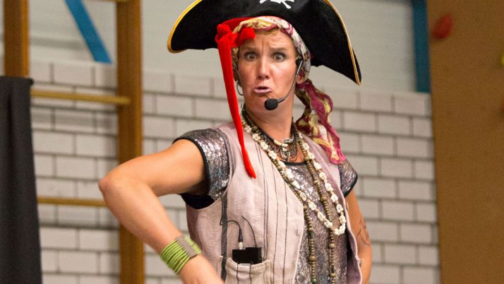 Kindertheater Kaatje Piraatje: Alle piraten doen opeens anders dan normaal…