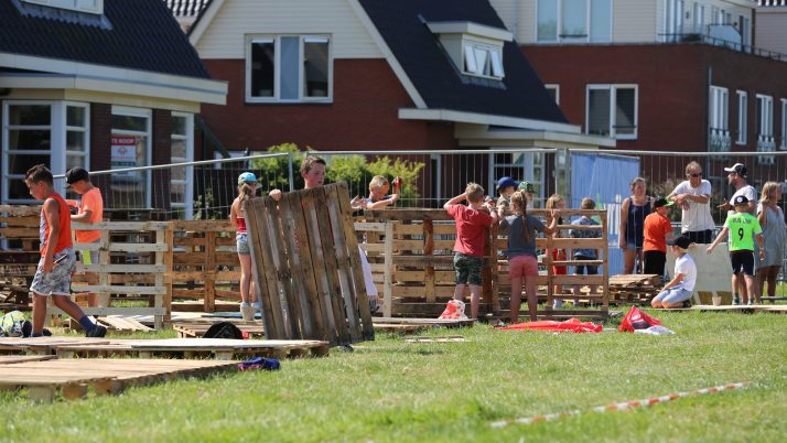 Bekijk de bouw werkzaamheden op het Huttenkamp