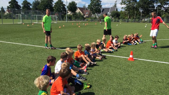 Nieuwe voetbaltalenten gevonden in Woubrugge!