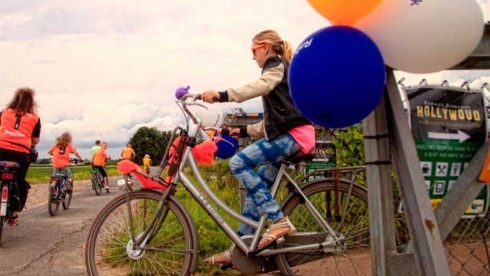 Samen met Rabobank geld bij elkaar fietsen voor Woutje Brugge.